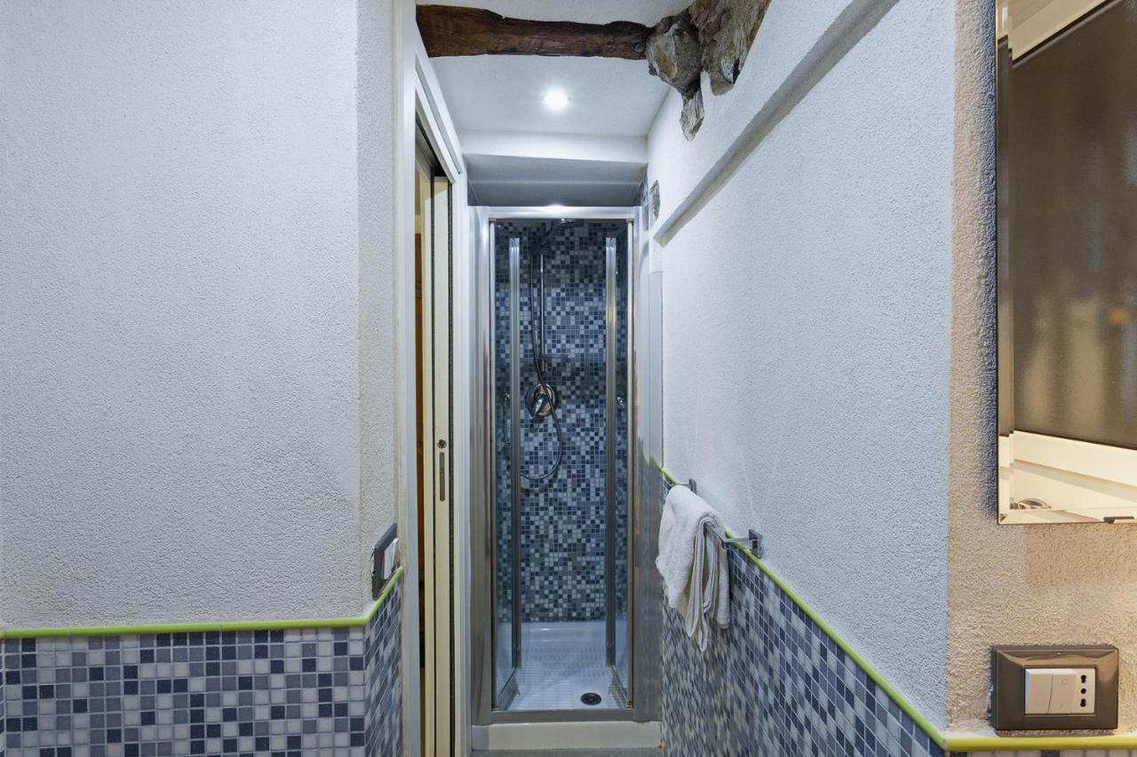 جنوة Wood And Stone Apartment In The Historical Center المظهر الخارجي الصورة