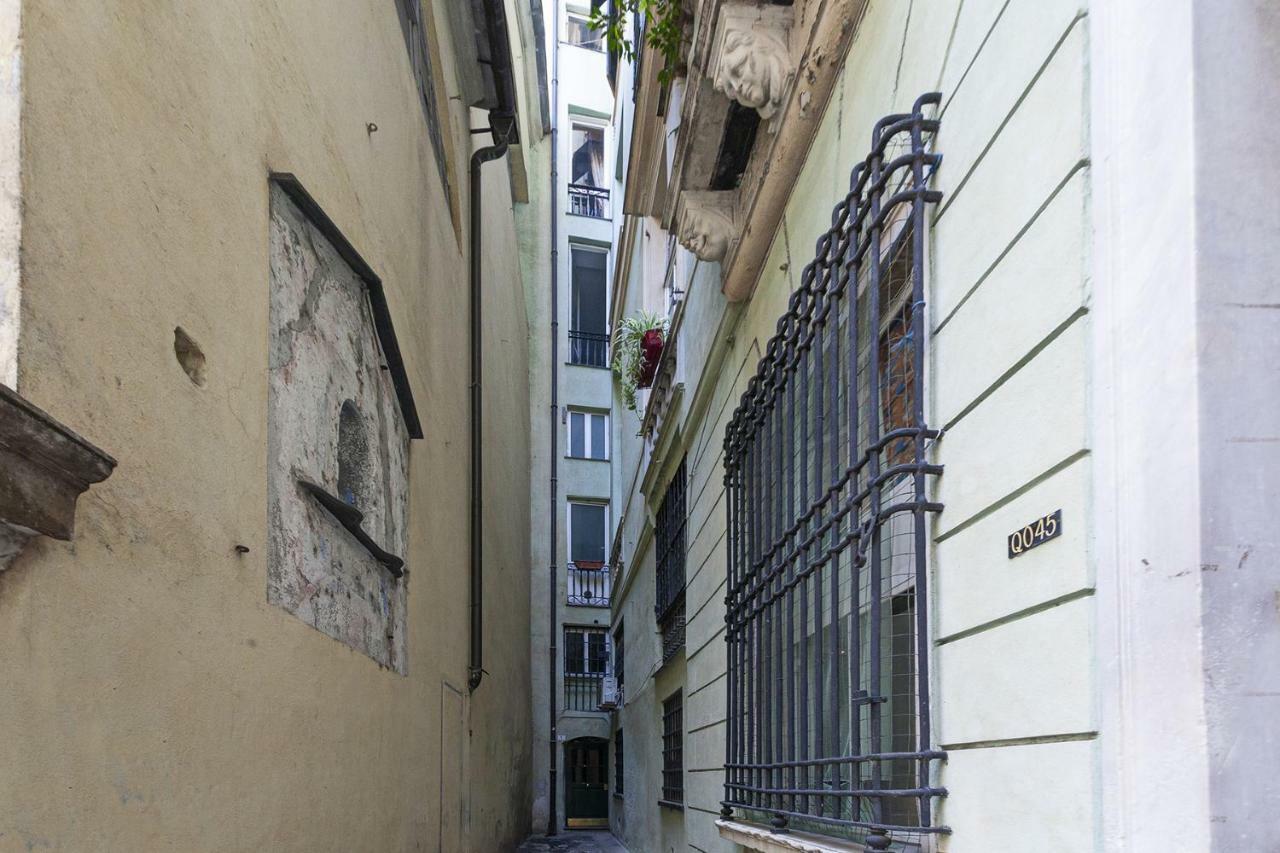 جنوة Wood And Stone Apartment In The Historical Center المظهر الخارجي الصورة