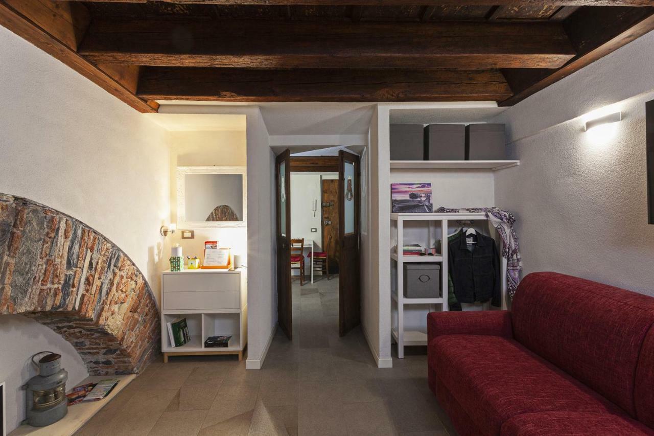 جنوة Wood And Stone Apartment In The Historical Center المظهر الخارجي الصورة