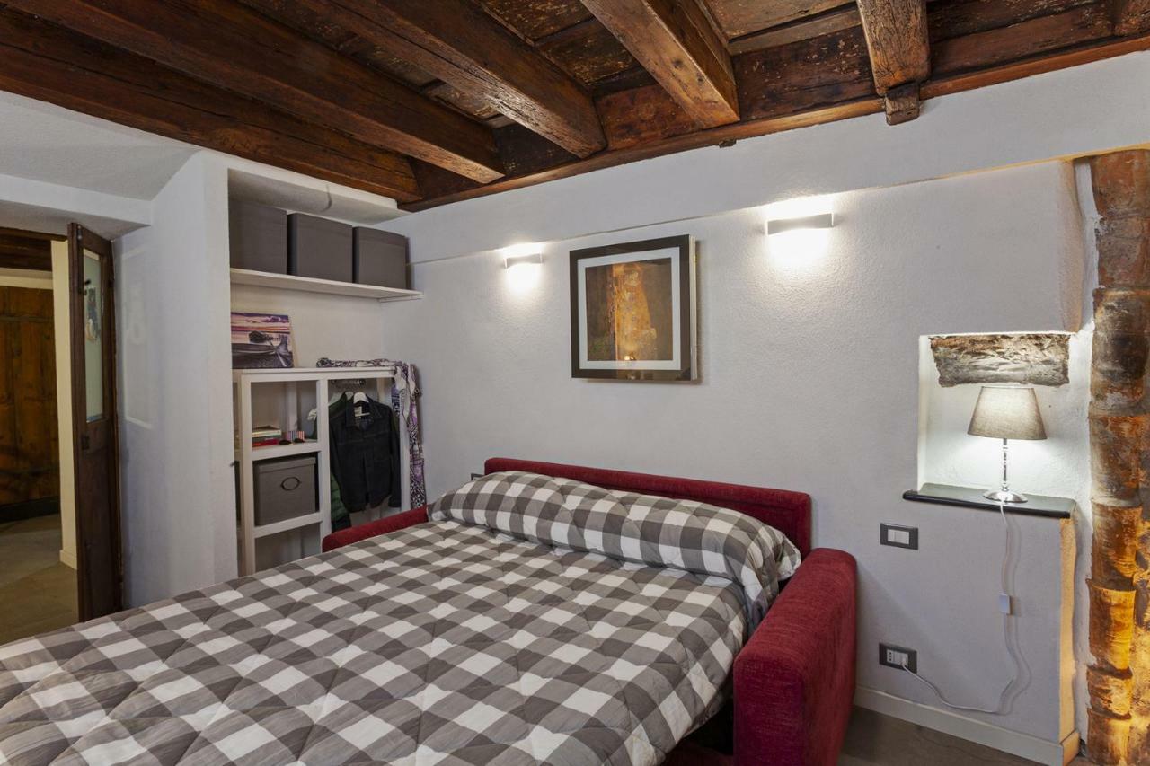 جنوة Wood And Stone Apartment In The Historical Center المظهر الخارجي الصورة